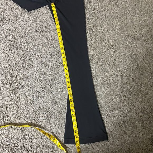 Lululemon Size 4 Align High Rise Mini Flared Pant 32" Black Regular - Picture 3 of 7